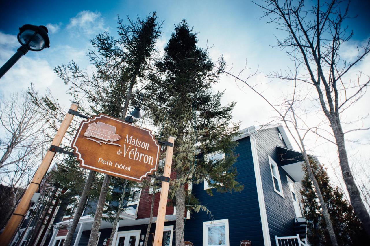 Maison De Vebron L'Anse-Saint-Jean Exterior photo